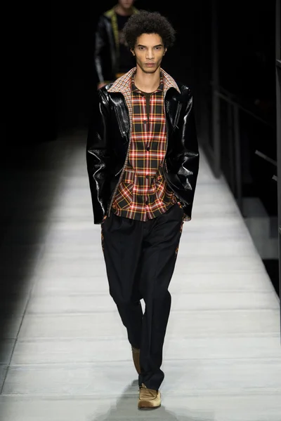 Look 40